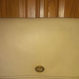 "RARE" VINTAGE COACH NYC COLLEGIATE CROSSBODY BAG.. VINTAGE FROM THE 1990's 🦋